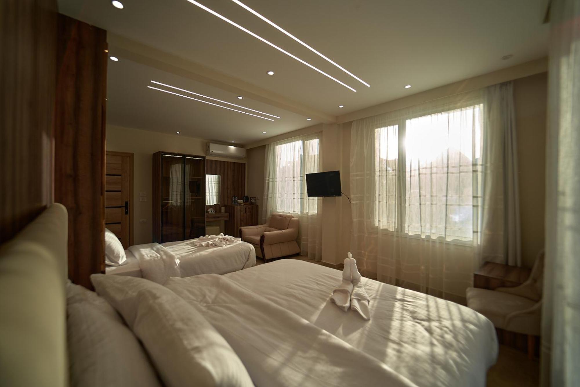 The Palace Pyramids Hotel Nazlet el-Sisi Exterior photo