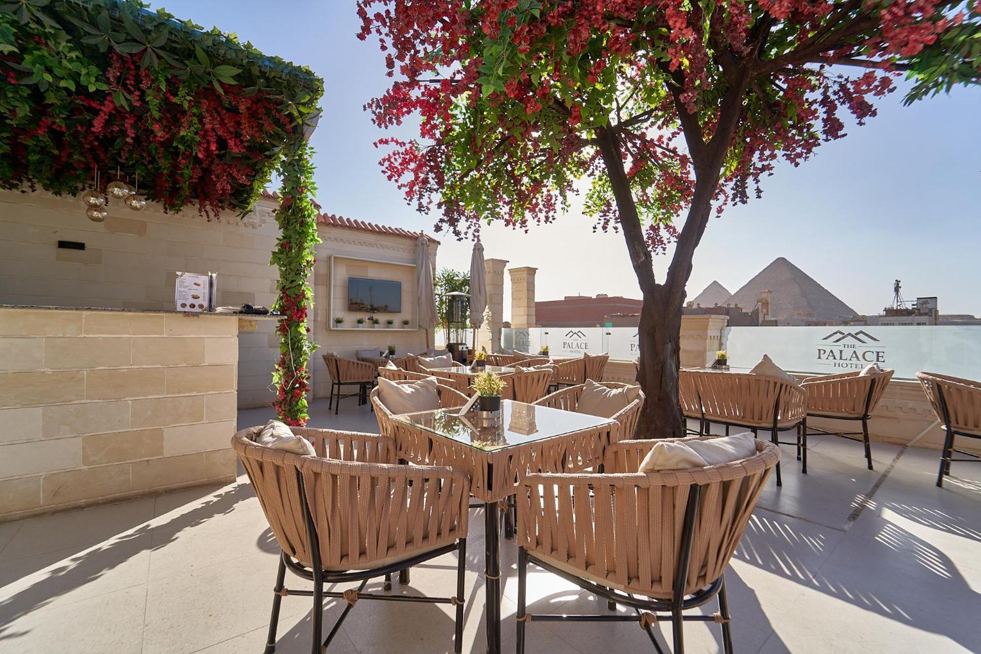 The Palace Pyramids Hotel Nazlet el-Sisi Exterior photo